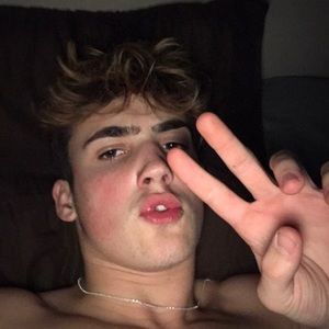 Meet your Posher, Ethan